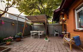 Casa luminoasa cu gradina privata